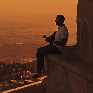 Çûme Cizîrê / Şerfedïne / Lé Seydé / Weylé weyle zeriyé / Dem min got Xezalé / Ev e ev e / Şérîna min / Ez wan gewran / Hewşa Me / Le weriné (Raks Kurdish Potpori)