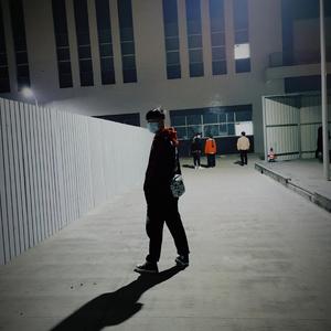 这城市的风总是很大