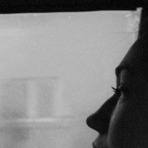 oči. (s l o w e d + r e v e r b)