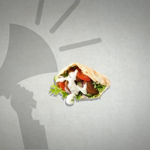 חומוס צ׳יפס סלט