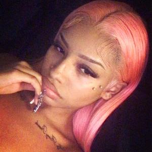 WhatUOn (feat. Ibleedtek)