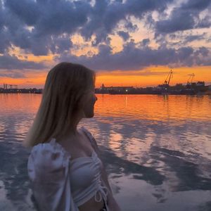 Ты открыла мне дверь.