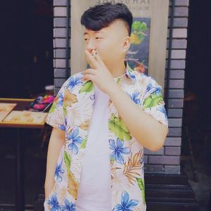 多想在平庸的生活拥抱你