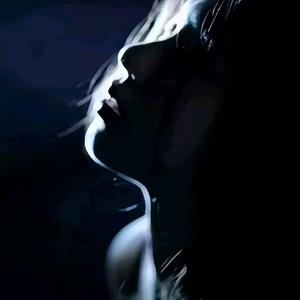 她需要的不是判官 是在任何时候都偏向她的靠山