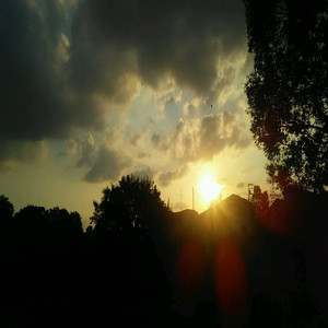 アメニモマケズ