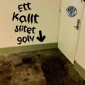 Ett kallt slitet golv