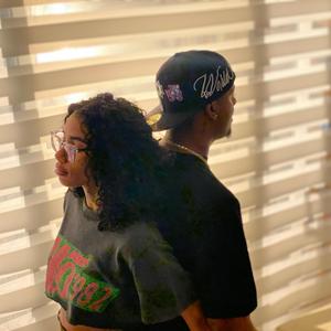 No Te Vallas (feat. Leonor)