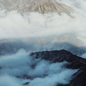 落手秀民族服饰