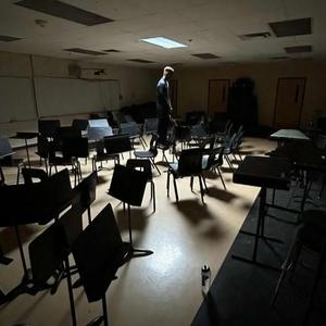 Anita (feat. Manushoww)