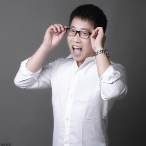 故作坚强