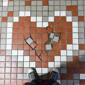 Baldosas mal puestas