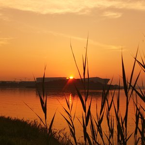 WAV文件_月台的风_49530172754794496_1758599277088.wav