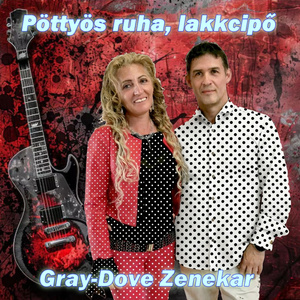 Pöttyös ruha, lakkcipő