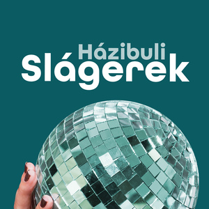 Kislány a zongoránál