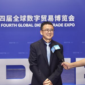 4_我是天山的一朵雪莲 伴奏.wav