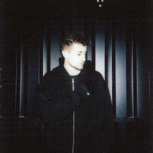 Completo (Remix) (feat. Flyy Armani)