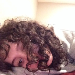 Ela Sabe Que Não Ando Só