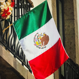 Himno Nacional Mexicano . Versión completa del Himno Nacional antes de 1943 para su conocimiento