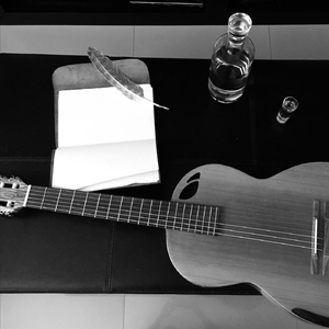 Un Bolero Con Esdrújulas