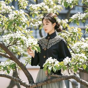 庭中梨花三千树