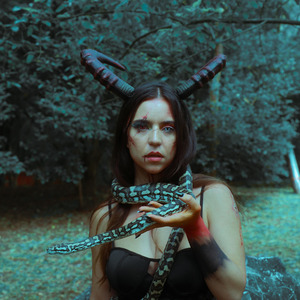 Ты как змея, что целует в глаза