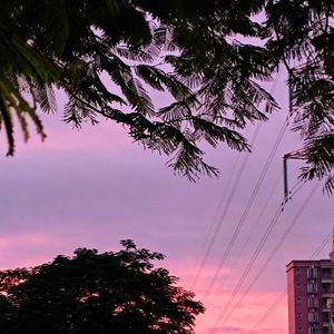 爱是共同撑一把漏雨的伞