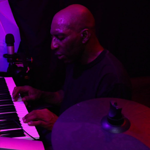 Bouncing (Trampoline)