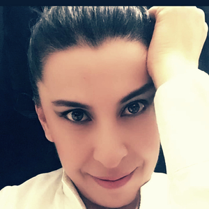 Aşk Bağrimda Yar Açti