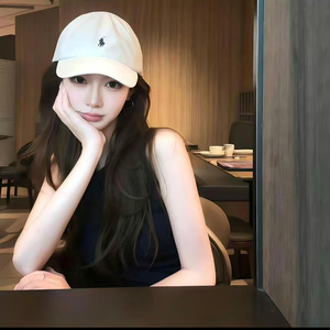 你在左边 我紧靠右