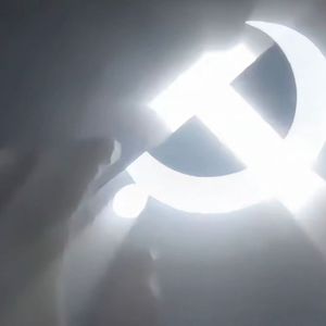 东方出了个顶红顶红的太阳