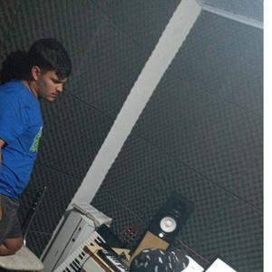 Rave Convoca as amigas (feat. Mc Daniels)