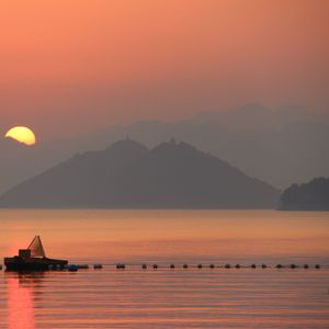 半生风雨半生寒