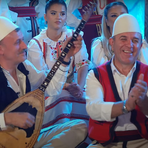 Moj e mire e bardhe si pllumi