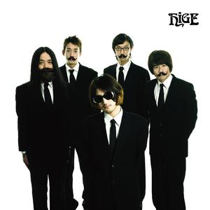 髭は赤、ベートーヴェンは黒 -Junk Food