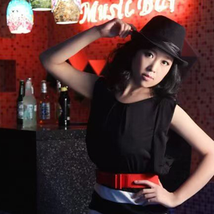 你像天使落在我身后