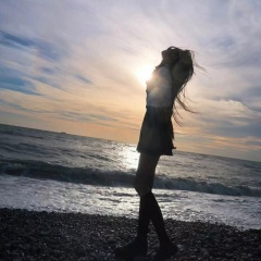 我和山顶的风一样自由