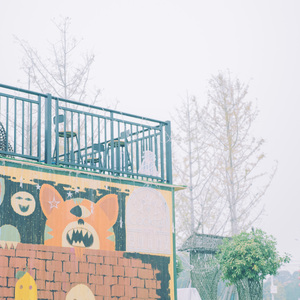 愿你一生努力，一生被爱