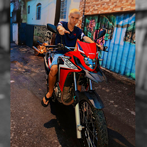 Ela de Mochilinha
