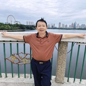 妈妈的眼 伴奏