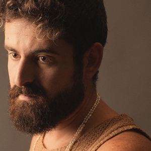 תמיד ירחף מעלינו