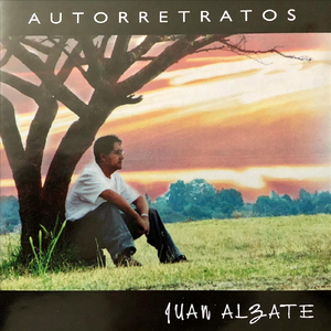 Tres Seres Húmedos y Verdes Empujan un Piano