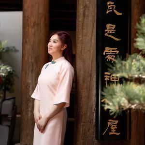 华年悄