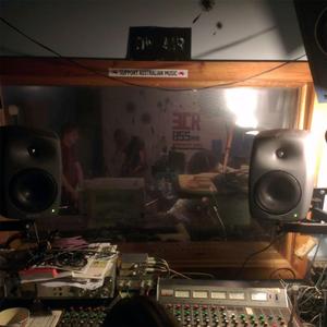 Hand Of The Hunter (Live at 3cr Radio Collingwood Melbourne 26/12/2014)