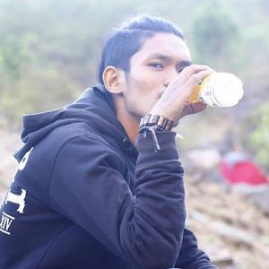 Salahkah Aku Mencintainya
