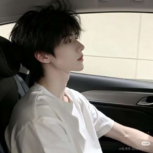 掌心的温度-戴眼镜的女孩