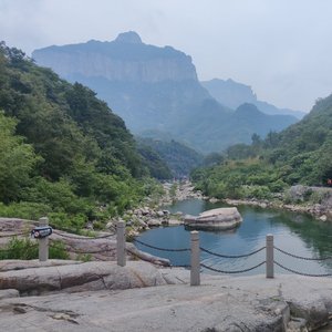 《晚风枕星河》