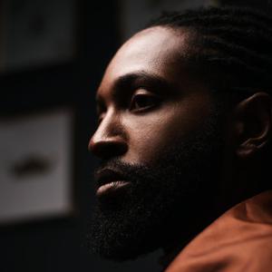 AFRCN man (feat. Roberto Chitsondzo & Rhodalia Silvestre)