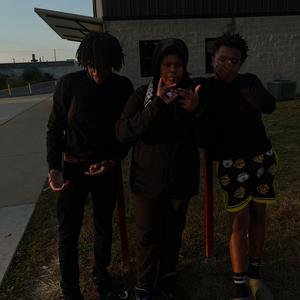 Beat it up (feat. Donndada, 1lilbjay & R5)