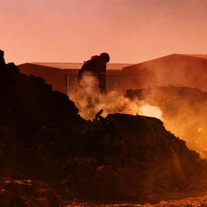 Gölgelerle Yürüdüm