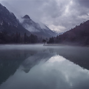 寂静的夜, 微风轻拂